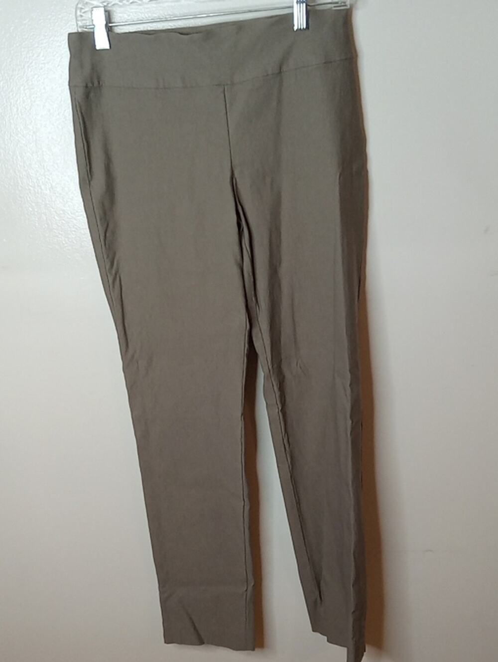 Nic&Zoe Women’s Size 6 Olive Green Stretch Pull-On Pants. Comfy. Office